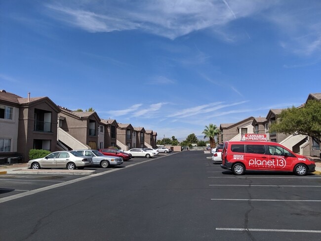 Photo - 2 BED 2 BATH FIRST FLOOR CONDO!! Unit 102