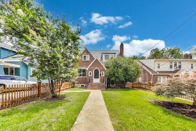 Photo - 8209 Flower Ave