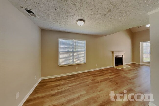 Photo - 2773 Riverbend Dr