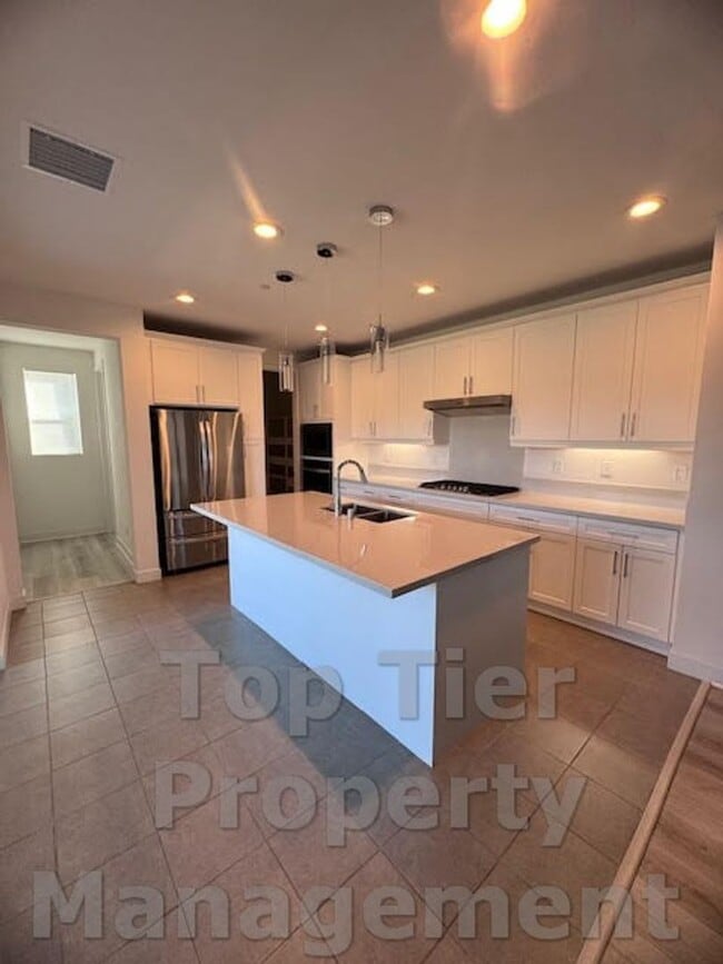 Photo - Beautiful & Modern 3 bed/ 3.5 bath/ 2,029 Sqft Condo with amazing Views in Carroll Canyon- Availa...