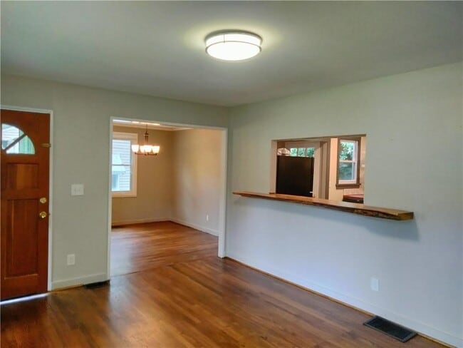 Photo - 2215 Clairmont Terrace NE