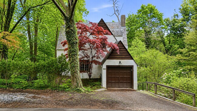 Photo - 117 Renwick Dr