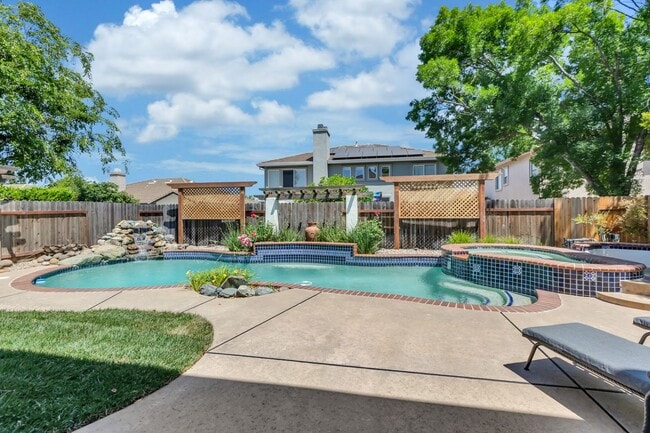 Building Photo - Summer retreat all year! Lovely Roseville Pool Home