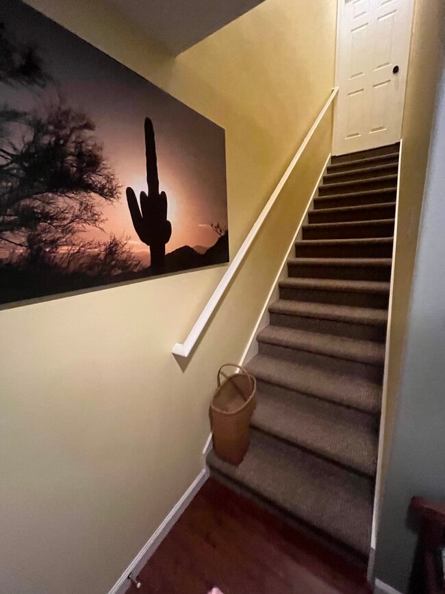 Inside foyer/entryway - 4824 San Francisco Dr NE Unit #A