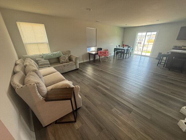 Room in House on Glacis Ct