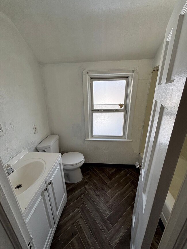 Photo - 3057 Livingston Rd