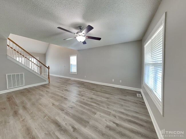 Photo - 5204 Halverson Ct