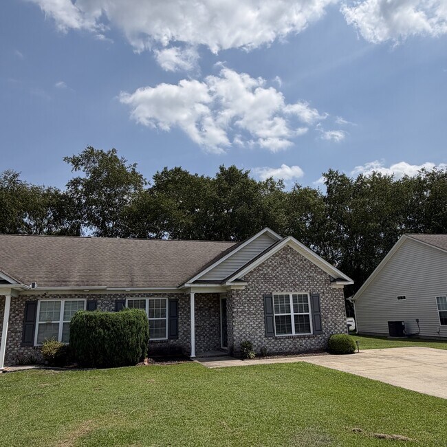 Building Photo - 2552 Saddleback Dr