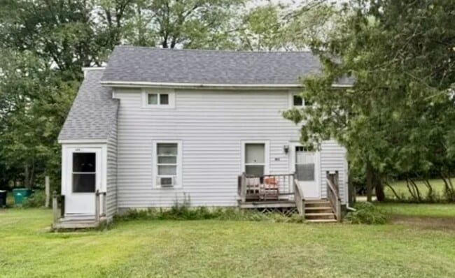 Building Photo - 804 Ferry St
