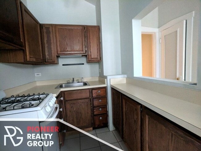 511 W Melrose St Unit 101