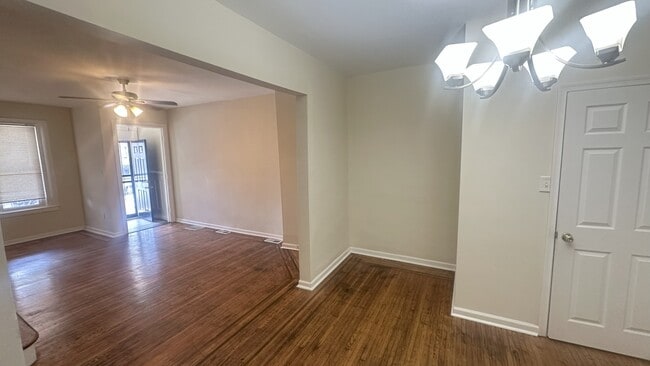 Photo - 6231 Lansdowne Ave