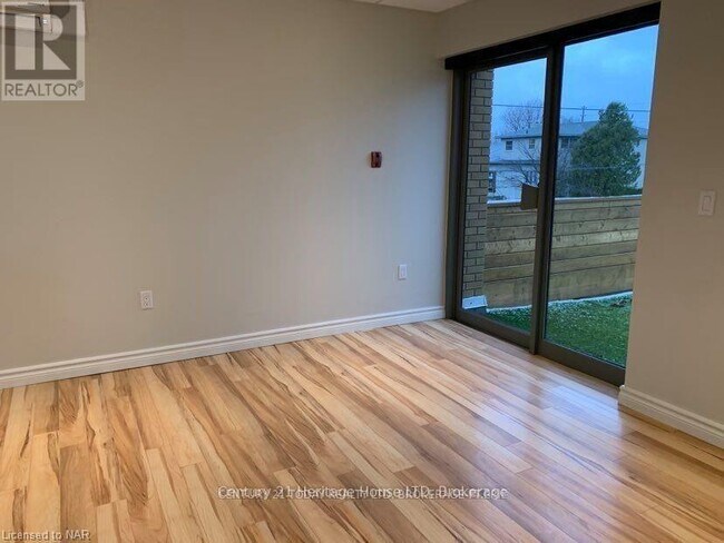 Photo - 238 Bertie St