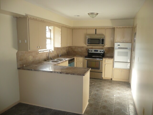 Photo - 515 SW 69th St