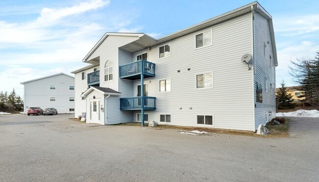 Building Photo - Comfortable Unit 39-0002