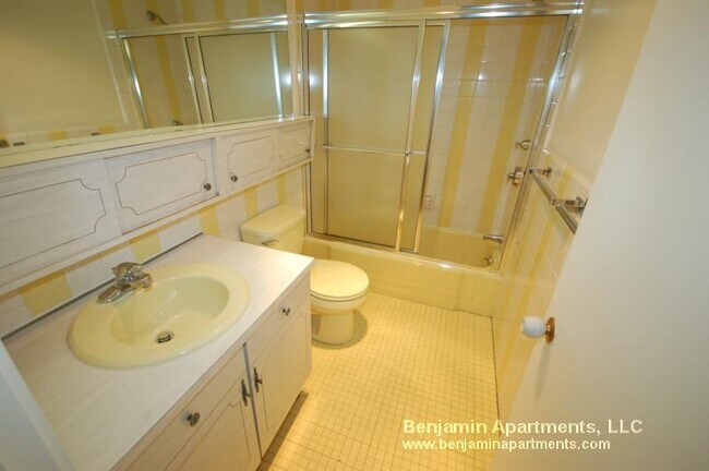 Photo - 125 Chiswick Rd Unidad 414