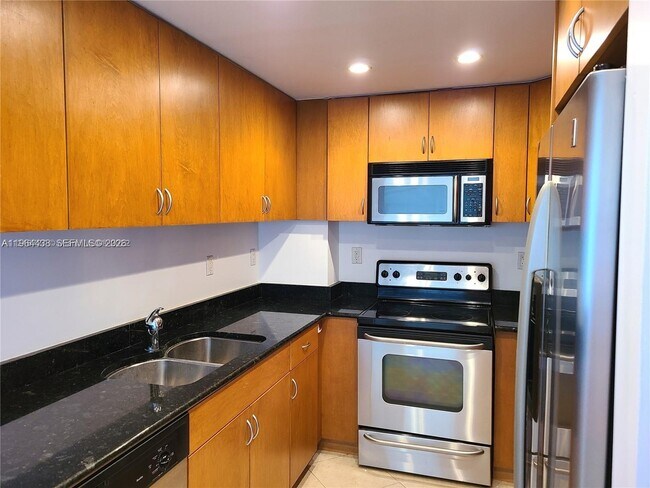 Photo - 10350 W Bay Harbor Dr Unit 5L