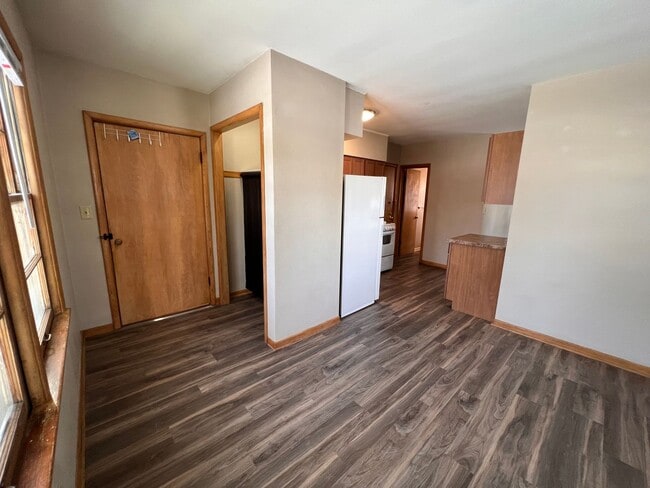 Photo - Spacious 1 Bedroom 1 Bath unit close to Downtown Iowa City!