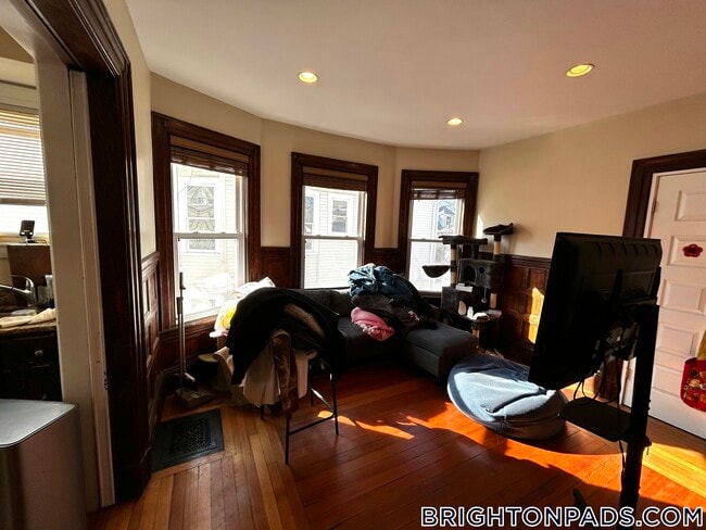 Photo - 29 Montcalm Ave