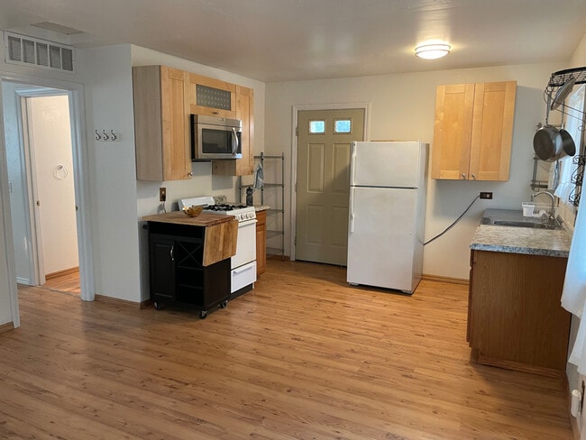 kitchen - 150 Park Ave