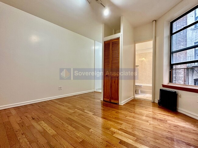 Photo - 3133 Broadway Unidad 10