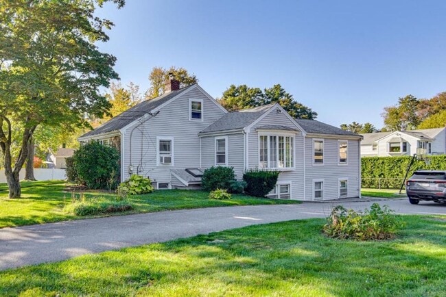 7 Susan Rd