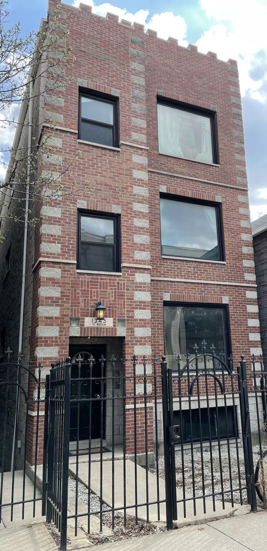 Photo - 1345 W Walton St Rental