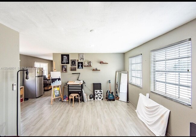 Photo - 359 W 12th St Unit 3