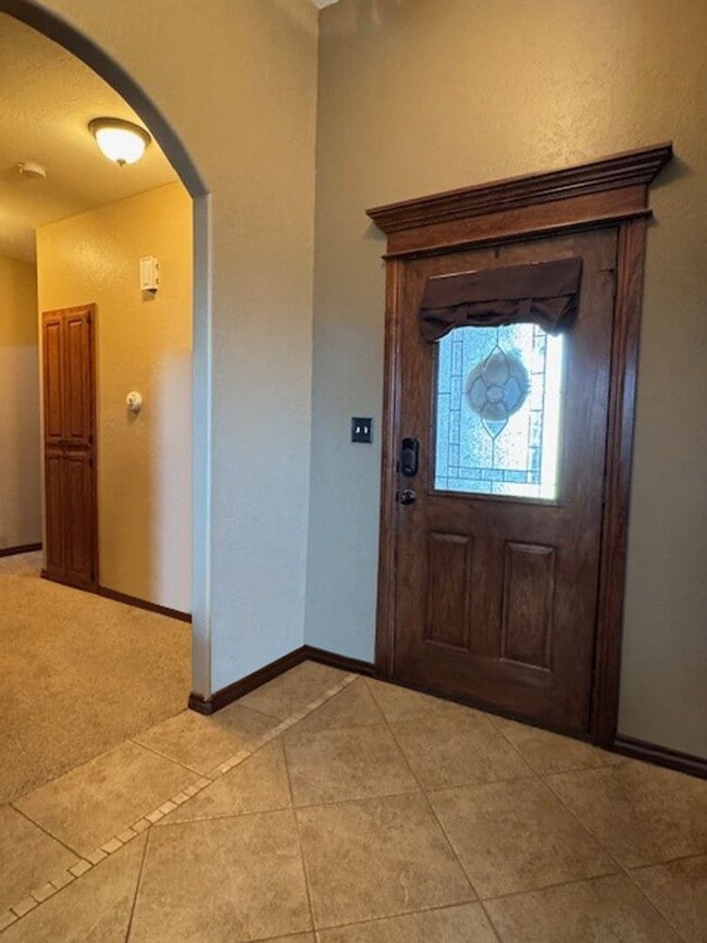 Photo - 320 Northeast Mountain Meadow Drive