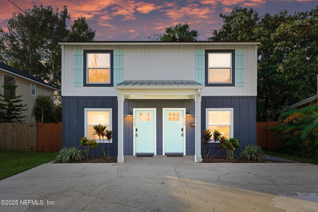 Building Photo - 422 3rd St S