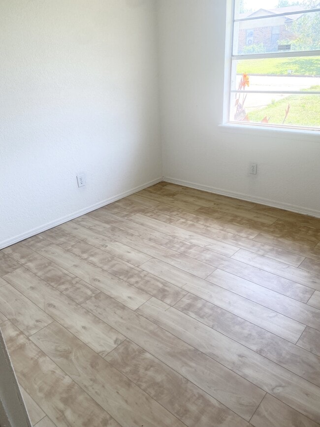 Photo - 1821 Mark Trail