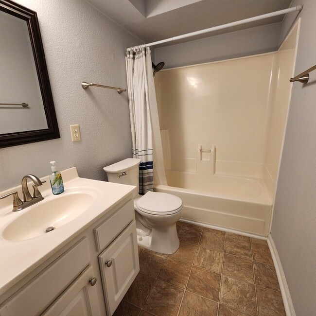 Photo - 2831 Edridge Ct
