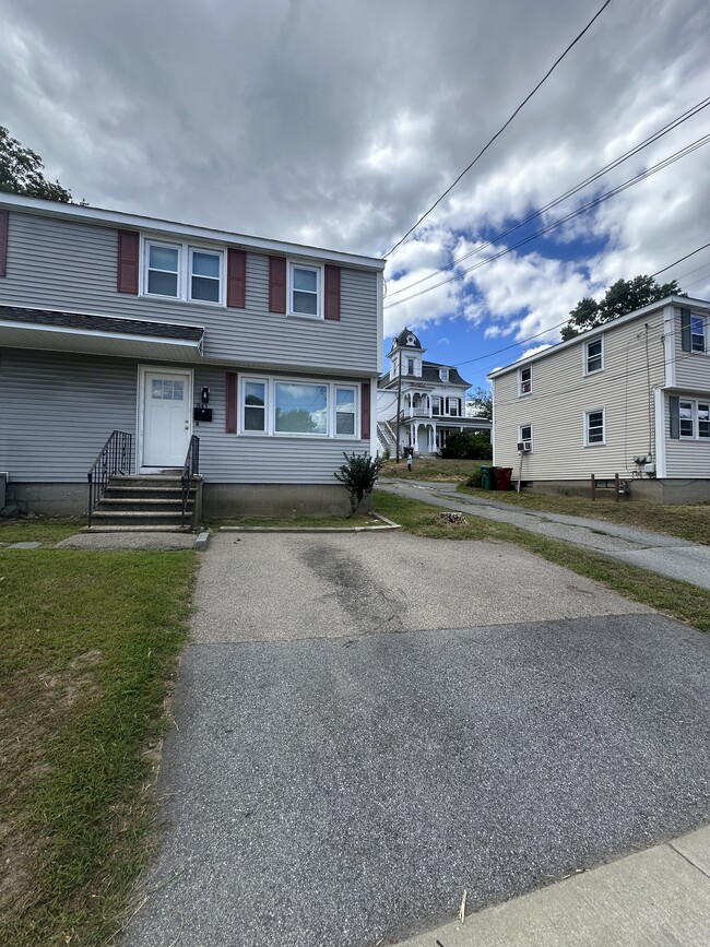 Building Photo - 341 Stevens St Rental
