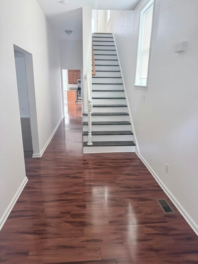 Photo - 213 W 30th St