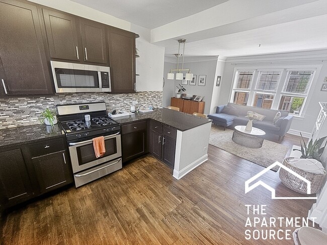 Building Photo - 932.5 Judson Ave Unit N3