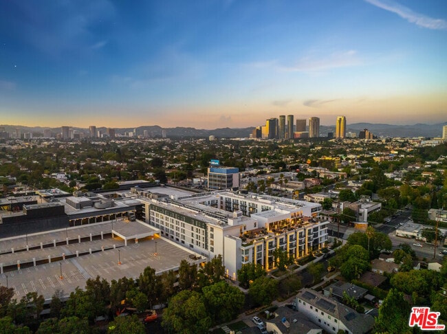 Building Photo - 2455 Overland Ave Unit 433