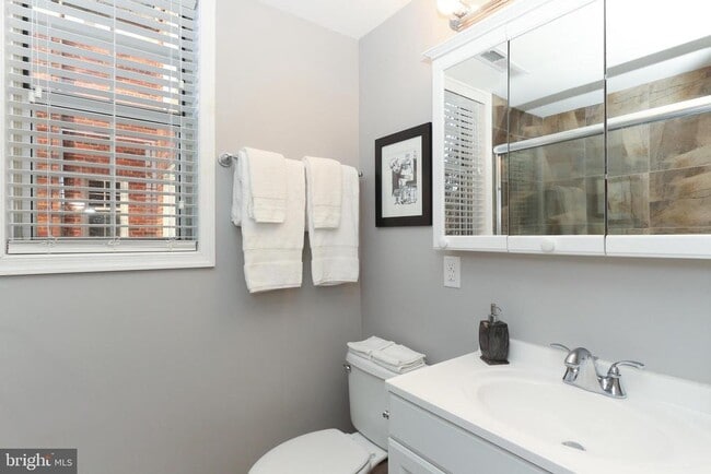 Photo - 1800 Queens Ln Unidad 4-199