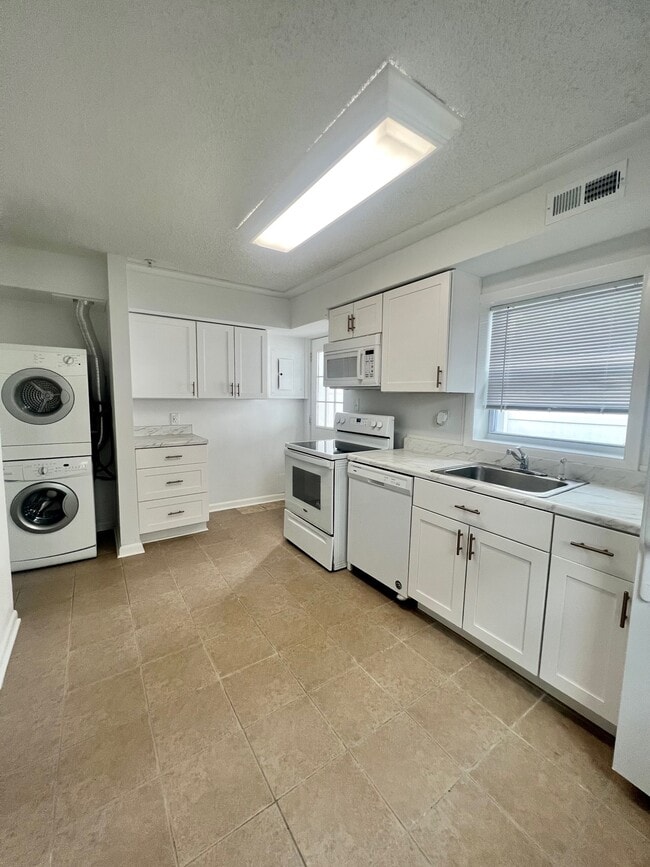 Photo - 29 Carver St