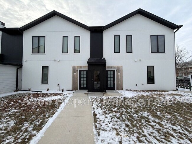 Building Photo - 2230 R St Unit 8