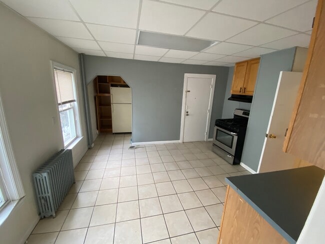 Building Photo - 46 Derby St Unit 2 Rental