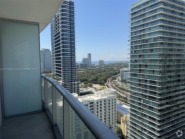 Building Photo - 1100S S Miami Ave Unit 2606 Rental