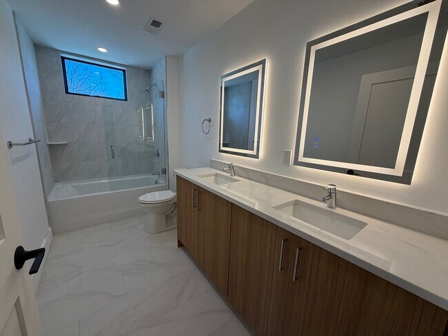 Photo - 1060 Main St Unit 306