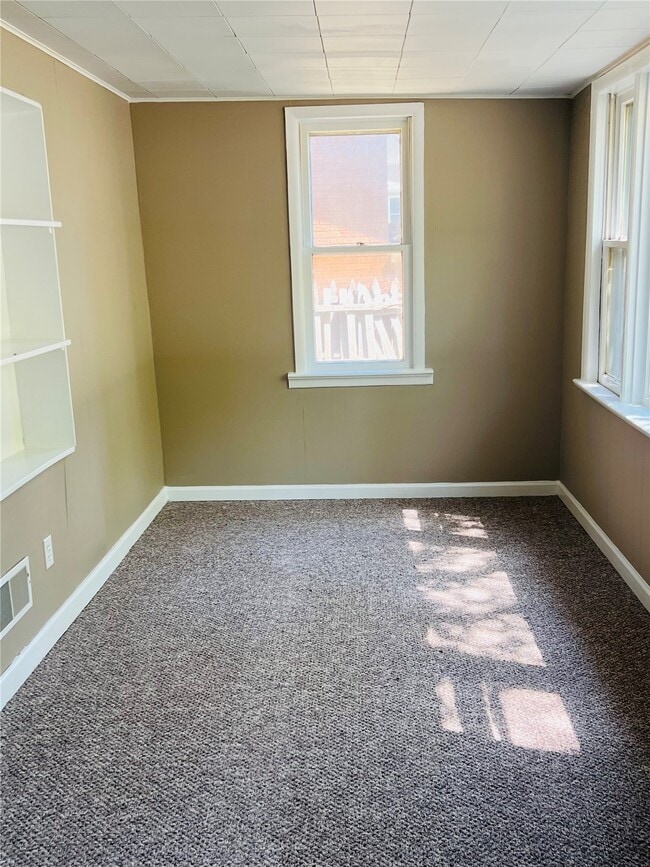 Photo - 940 W Delmar Ave