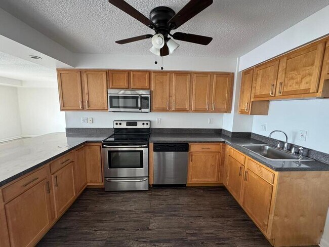 Photo - 16400 N Park Dr Unit APT 810