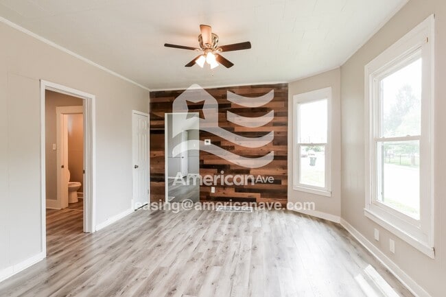 Photo - 2102 Shelby St