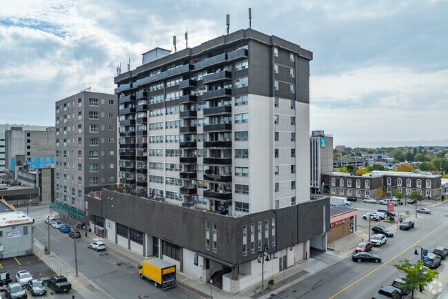 Photo - 33 Richmond St W