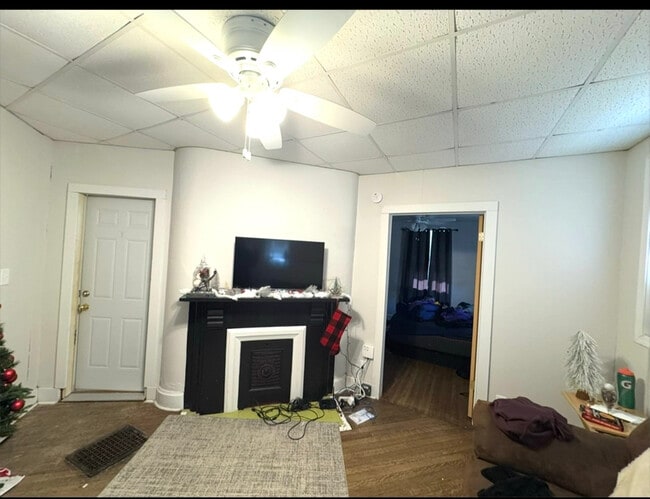 Photo - 611 W 12th St Unidad B