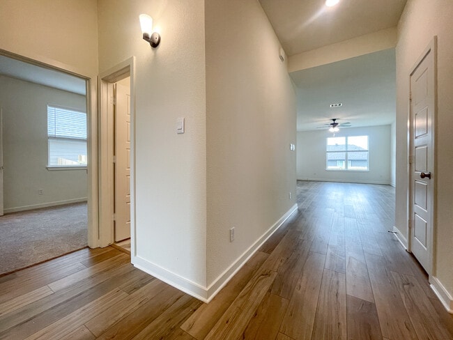 Photo - 6912 Llano Dr
