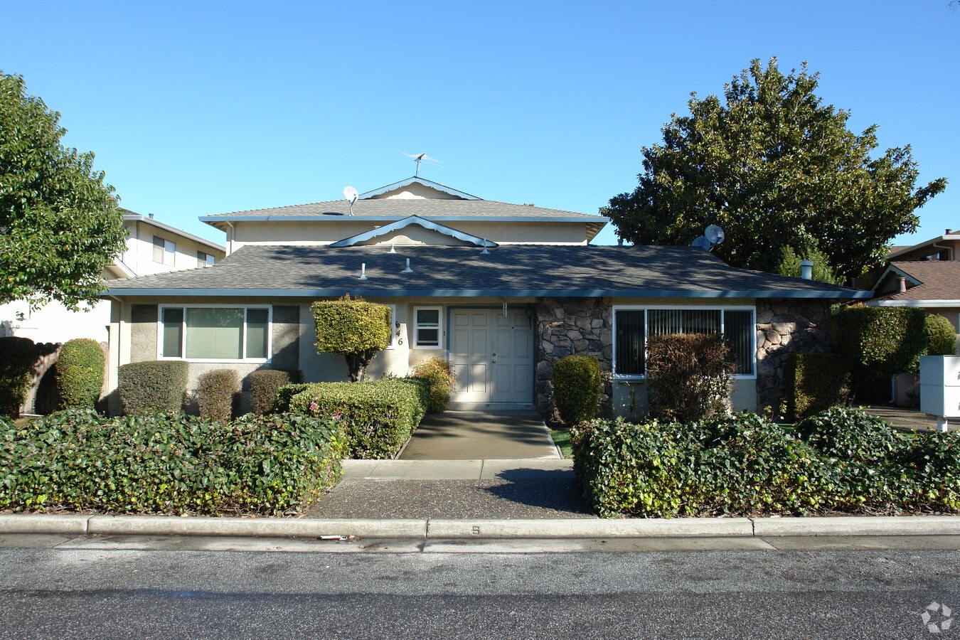 Photo - 646 Rebecca Way