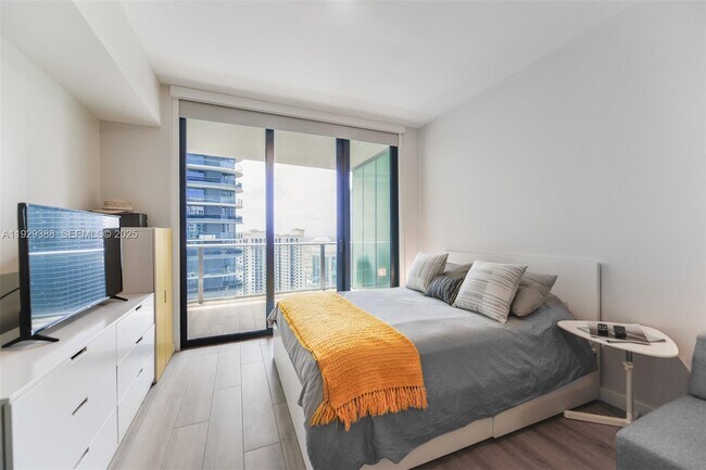 Photo - 1010 Brickell Ave Unidad 3710