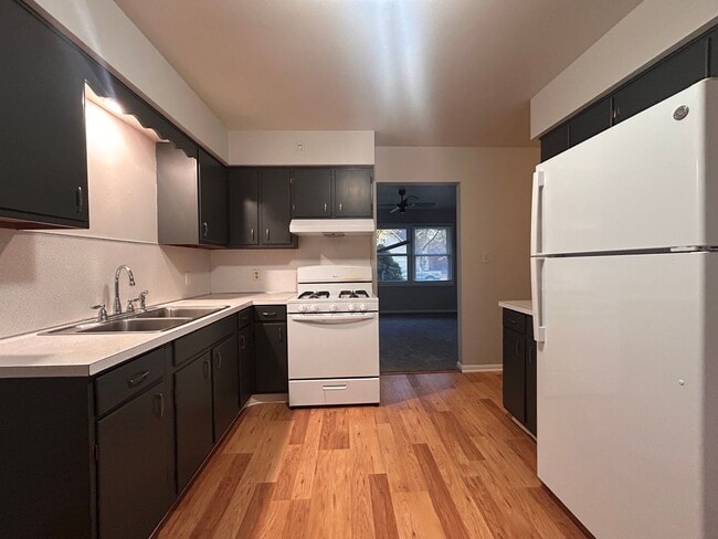 Photo - Wallace Ave 3189/3191 Unit 3191